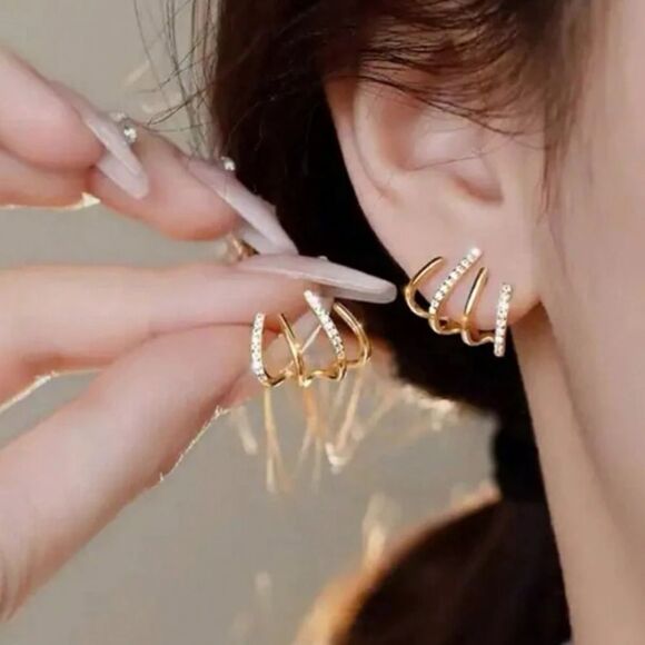 ✨🆕✨ Elegant Gold Crystal Cage Huggie Crawler Earrings ✨ ✨LAST PAIR✨ - Picture 4 of 7
